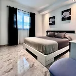 Atlantic 4, Terrace, And Solarium Apartman *