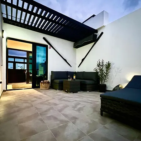 Atlantic 4, Terrace, And Solarium Apartman