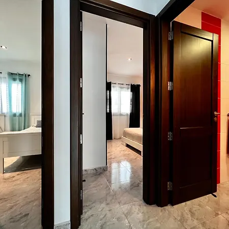 Atlantic 4, Terrace, And Solarium Apartman *